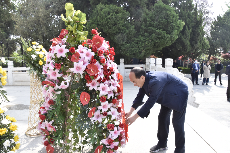 开云网页版页面登录-开云(中国)
党委赴兰考开展党史学习教育主题实践活动